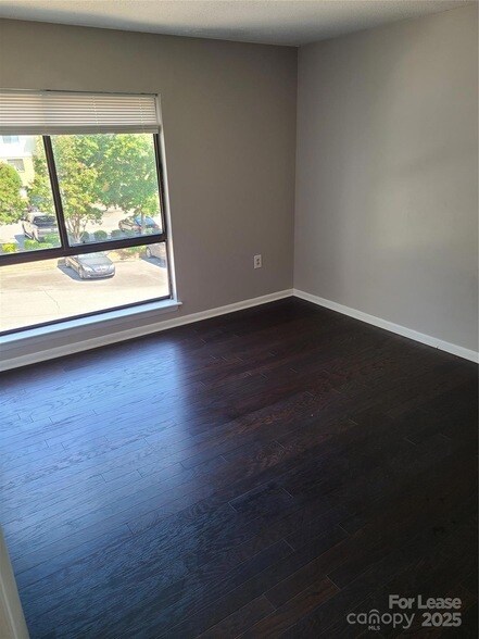 Building Photo - 4811 Spring Lake Dr
