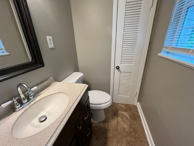 Building Photo - Renovated 3 Bedroom 1.5 Bath Home for Rent!!