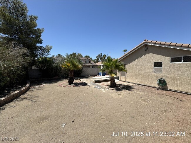 Building Photo - 45 Tanglewood Dr