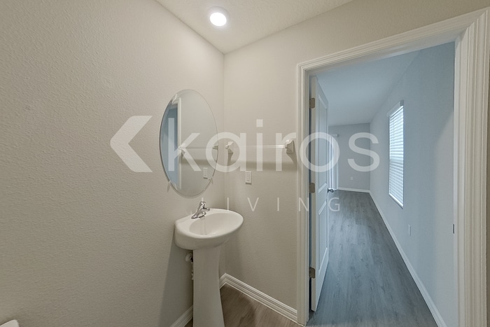 Building Photo - 8579 SW 44th Ct