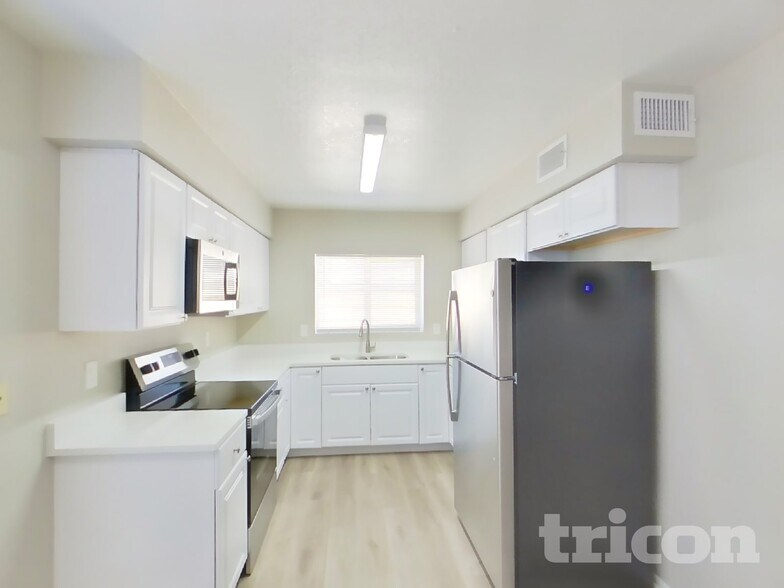 Building Photo - 6826 W Cholla St