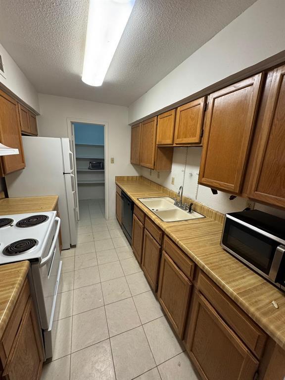 Building Photo - 6500 Sands Point Dr