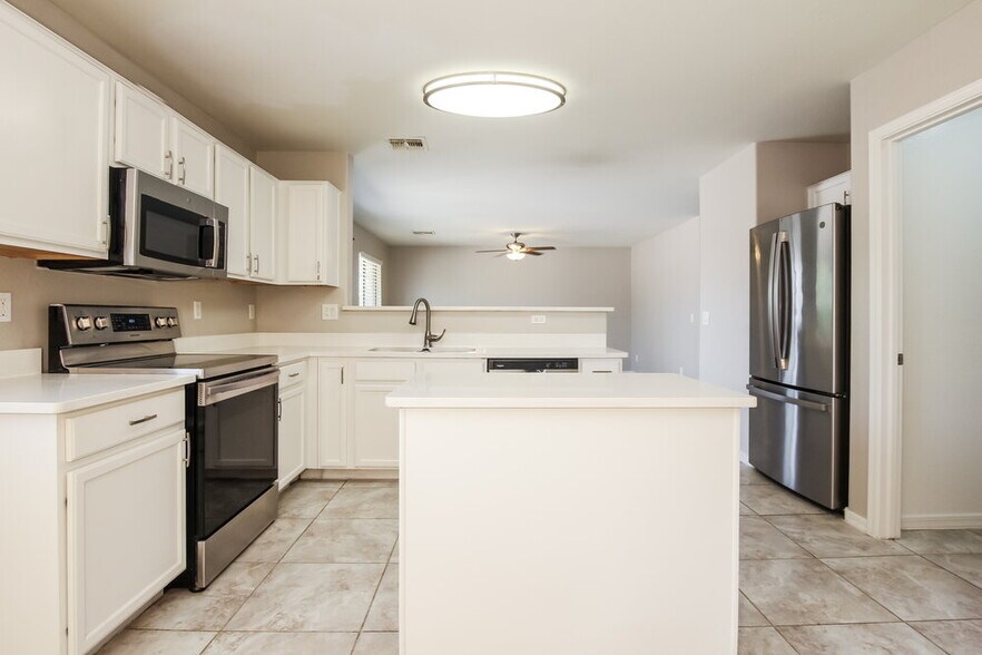 Building Photo - 8502 W Luken Way