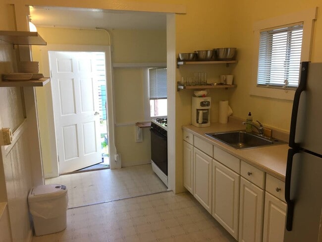 Kitchen - 2762 23rd St