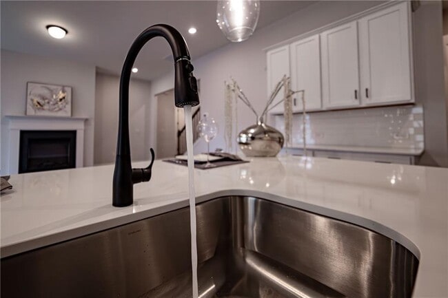 Building Photo - 212 Birchwood Row