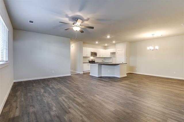 Primary Photo - 617 Blackland dr