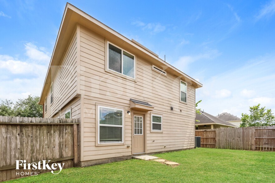 Building Photo - 2423 Gianna Way