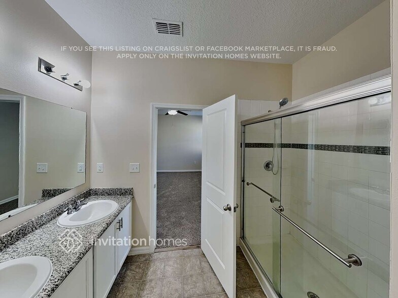 Building Photo - 2804 Wagon Wheel Trl