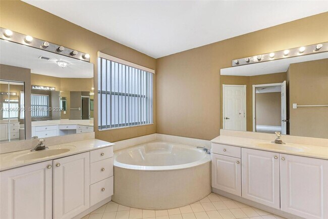 Building Photo - 2138 Chagall Cir