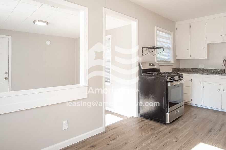 Building Photo - 4959 N Trenton Ave