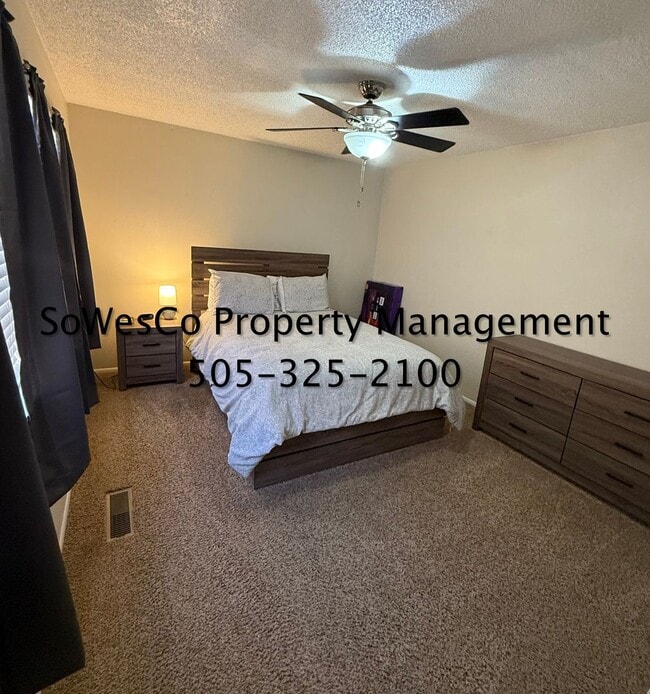 Building Photo - 2 Bedroom Furnished Monthly Rental in Coun...