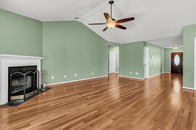 Building Photo - 124 Dovetail Cir