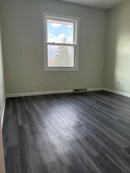 Building Photo - 14535 W Janice Pl