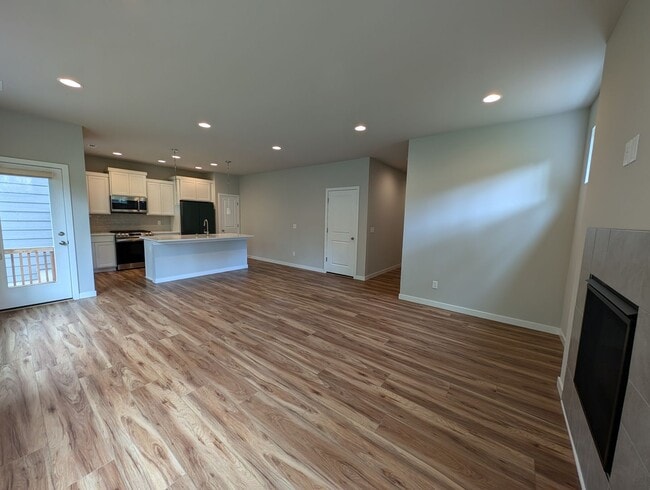 Building Photo - Pristine Bremerton 3 Bedroom Home AVAILABL...