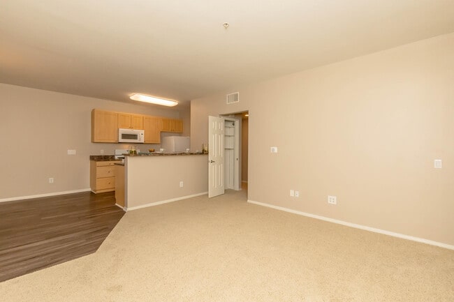Building Photo - Laurel Vista Apartment Homes