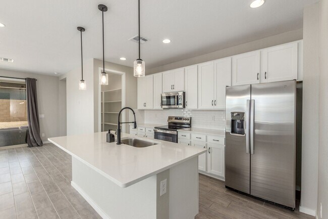 Building Photo - 18434 E Camila Dr