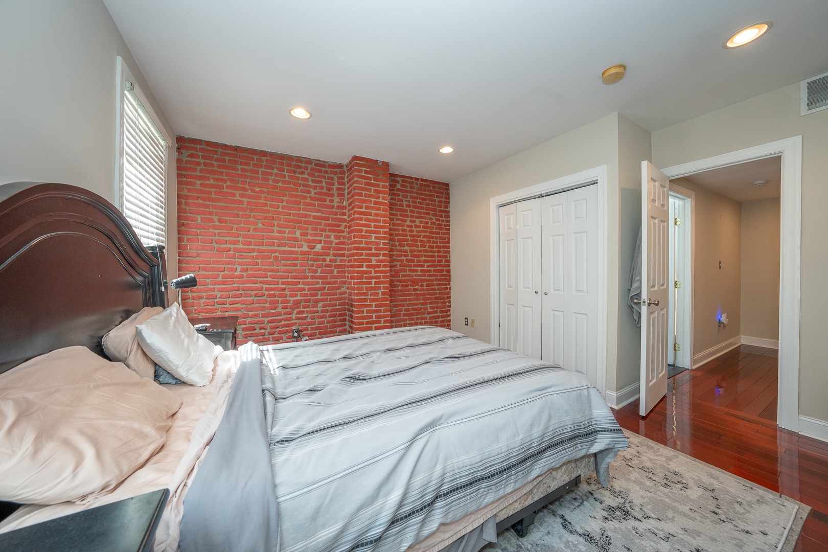 Building Photo - 2747 Harper St