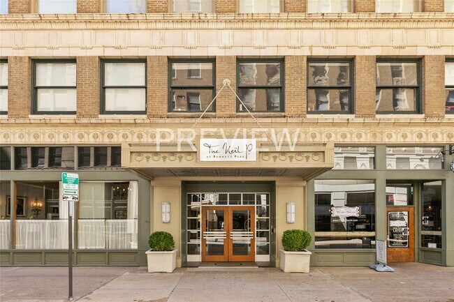 Building Photo - 411 W 7th St