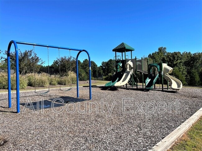 Building Photo - 113 Laurel Crst Aly