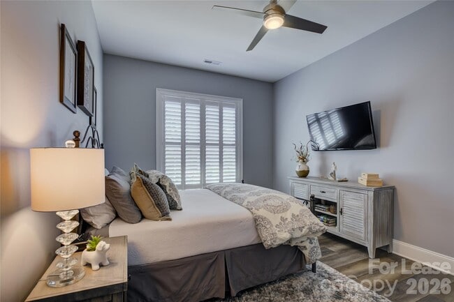 Building Photo - 82132 Standing Oak Dr