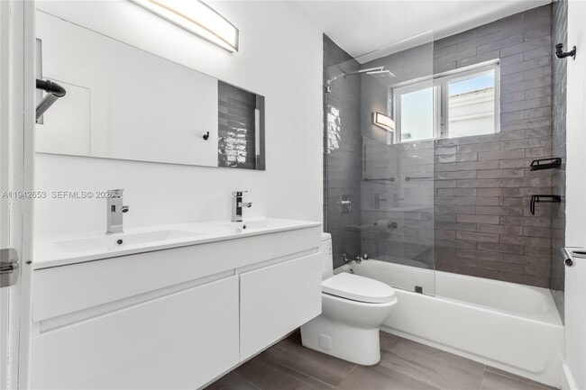 Building Photo - 3855 SW 1st St