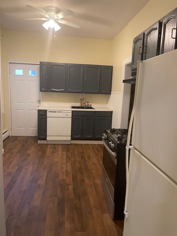 Building Photo - 60 1/2 Days Park