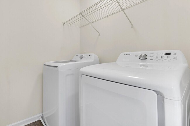 Building Photo - Modern Comfort & Easy Living in Ladson