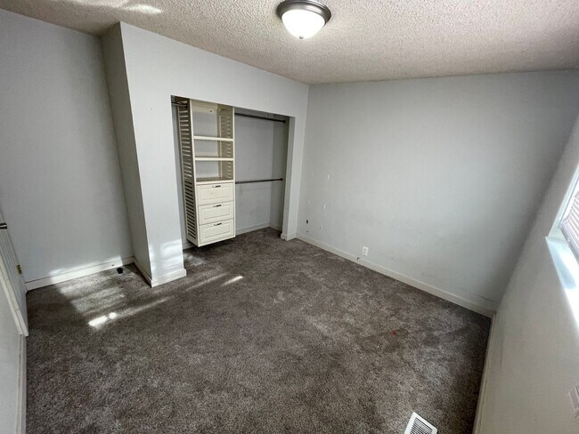 Building Photo - Beautiful Three Bedroom; West Jordan, 1,20...