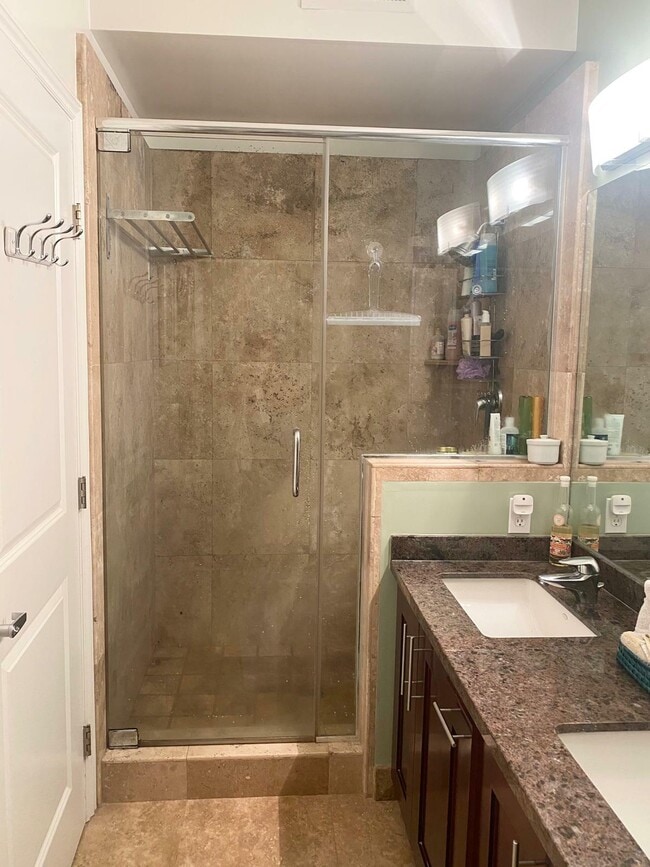 Building Photo - 525 Gough St