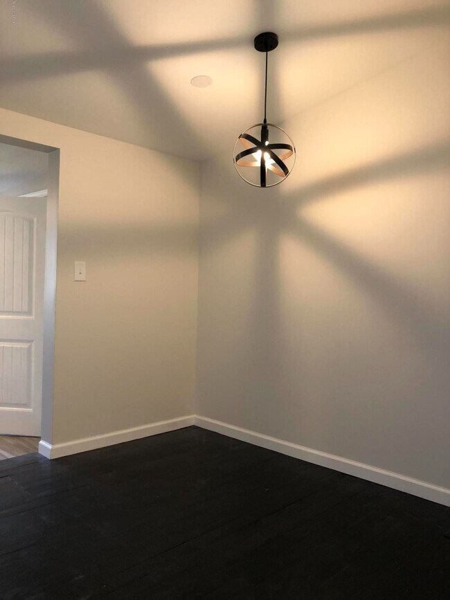 Building Photo - 1523 Christy Ave