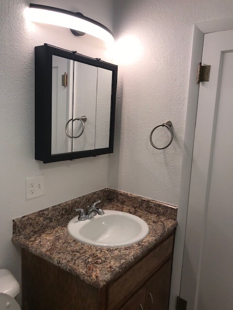 Building Photo - 915 1st St W