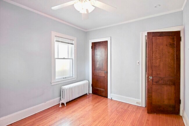 Building Photo - 4542 Grand Ave S