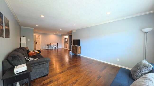 Building Photo - 2700 Bellefontaine St