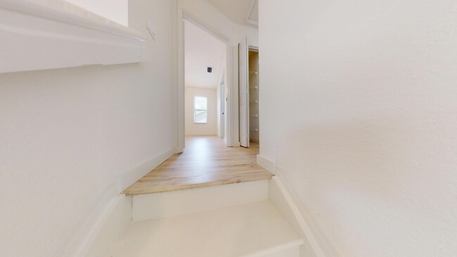 Building Photo - 105 Pheasant Run Blvd