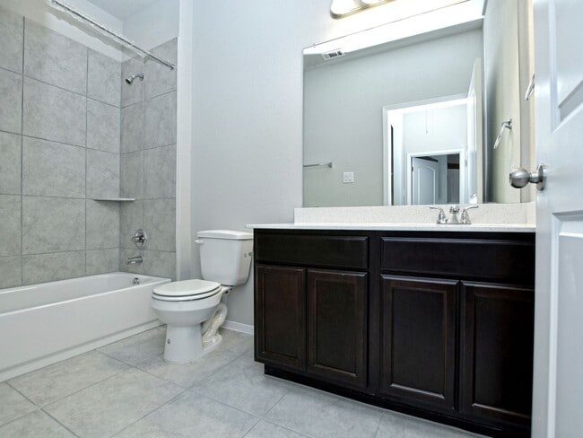 Building Photo - 3 BR / 2 BA - 1533 SF in Bastrop - Close t...