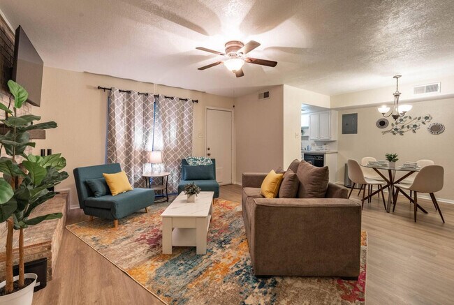 Building Photo - 8601 Memphis Dr