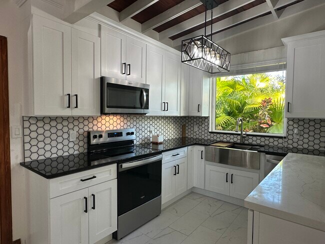 Building Photo - 693 Chestnut St