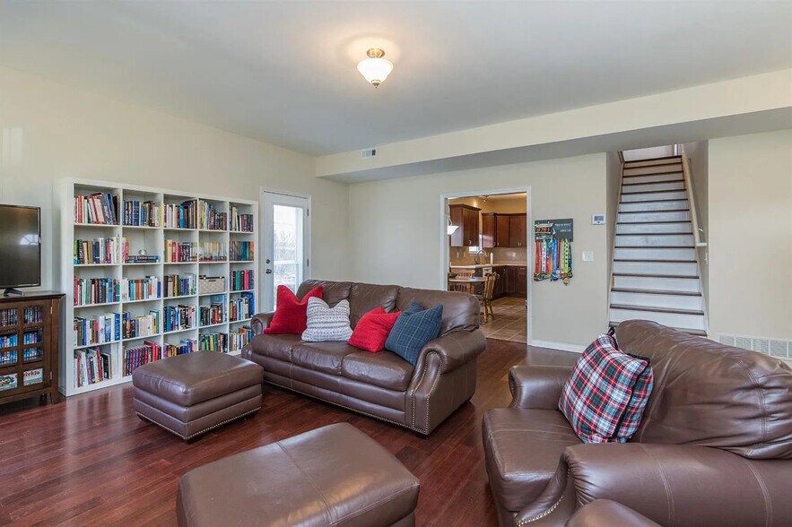 Building Photo - 4616 Landing Dr