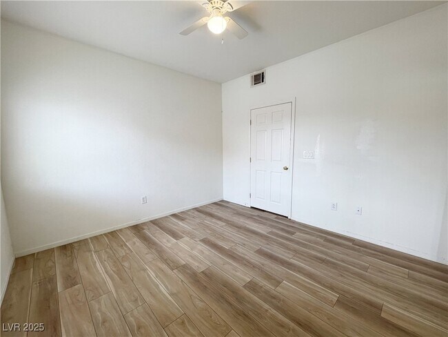 Building Photo - 6160 Rumrill St