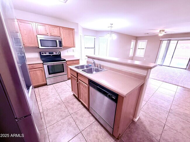 Building Photo - 29152 N Red Finch Dr
