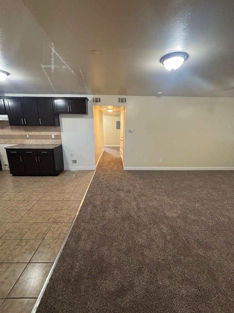 Building Photo - 620 W 52nd St