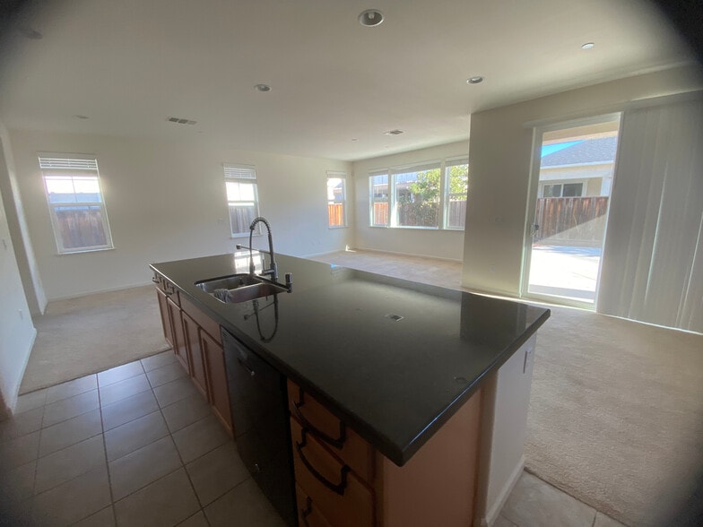 Building Photo - 830 San Bernardo Ln