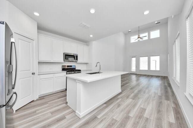 Building Photo - 9223 Willowbank Gap Ln