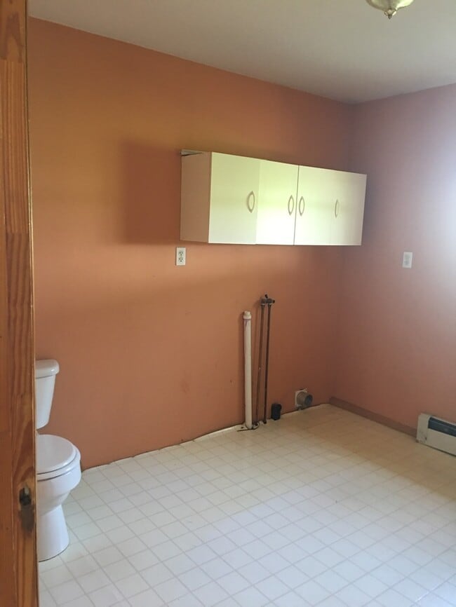 Building Photo - Beautiful secluded 4 bedroom 2.5 bath home with 2 stall detached garage and descent sized yard