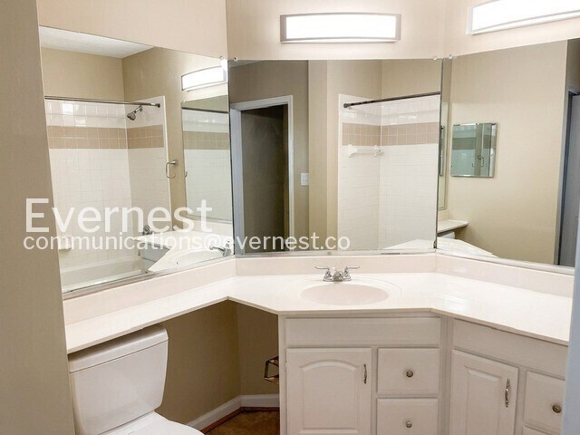 Building Photo - 1-Bed/1-Bath Condo/Pet Friendly/Available Soon!