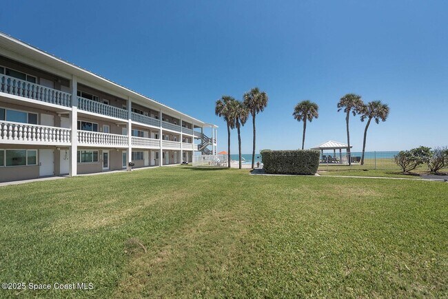 Building Photo - Furnished and Available  Oct 15-Dec 15 2026.  Then for next year May 1 - September 30th, 2027