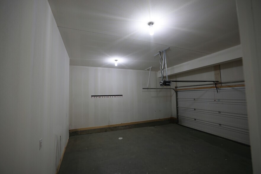 Building Photo - 4728 167th St