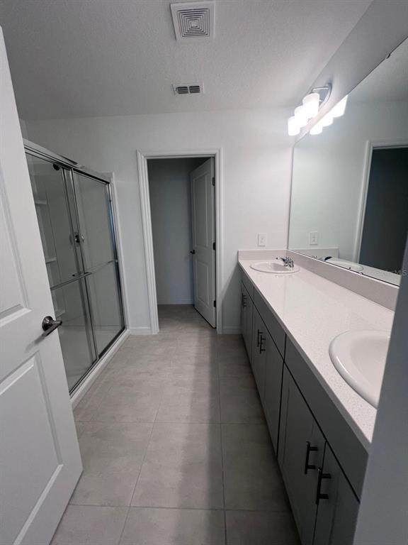 Building Photo - 424 Wayland Dr