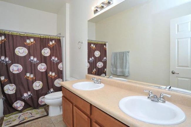 Building Photo - 11822 W Farmall Dr