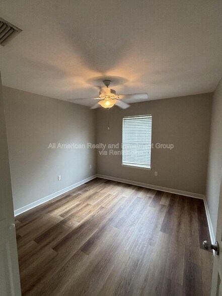 Building Photo - 42 Avery Dr